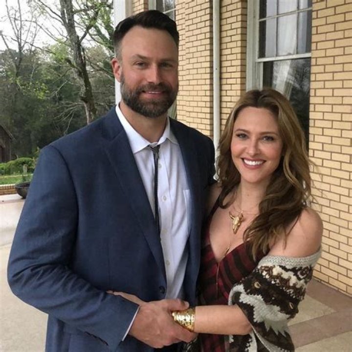 Introducing Amanda Walsh - Bio, Husband, Age, Net Worth, Height and Photos