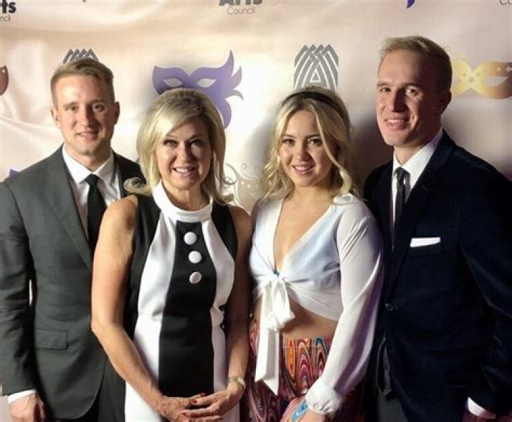 Is Bonnie Crombie Related To David Crombie? Family Husband And Children