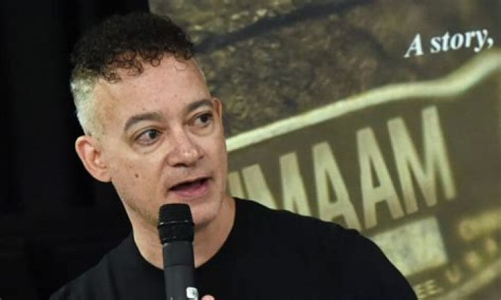 Is Christopher Reid Married? His Bio, Age, Wife, Height and Net worth