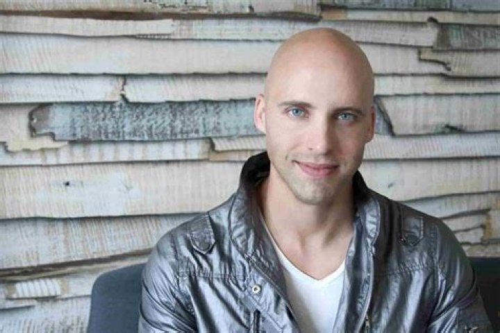 
Is David Packouz Married to Wife? Or Dating a Girlfriend? 