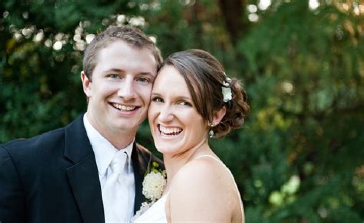 Is Eric Sollenberger Married? or Dating a Girlfriend?