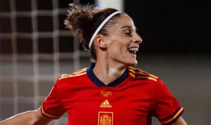 Is Esther Gonzalez Lesbiana? Sexuality And Gender Reveal