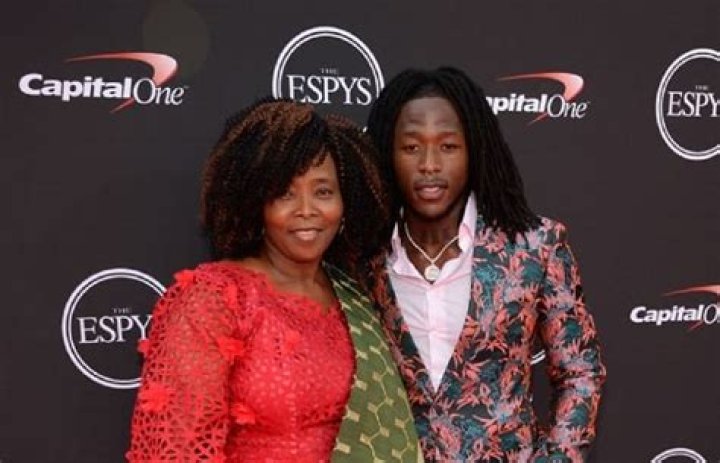 Is Garmai K. Momolu, Alvin Kamara Brother? Sister Garmai K. Momolu