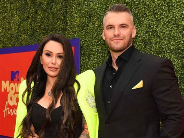 Is Jenni 'Jwoww' Farley Splitting From Her Fiancé?