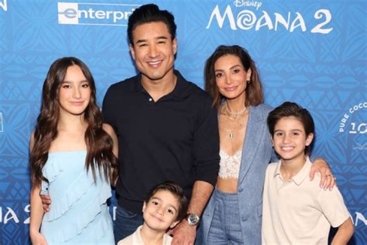 
Is Mario Lopez Related To Jennifer Lopez? Family Tree And Net Worth Difference 