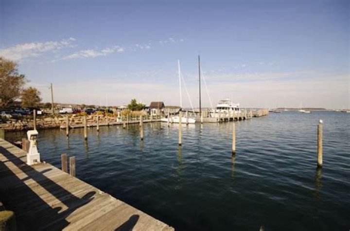 Is Sag Harbor a rich area?