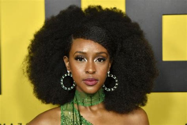 Is She Married? Parents And Net Worth