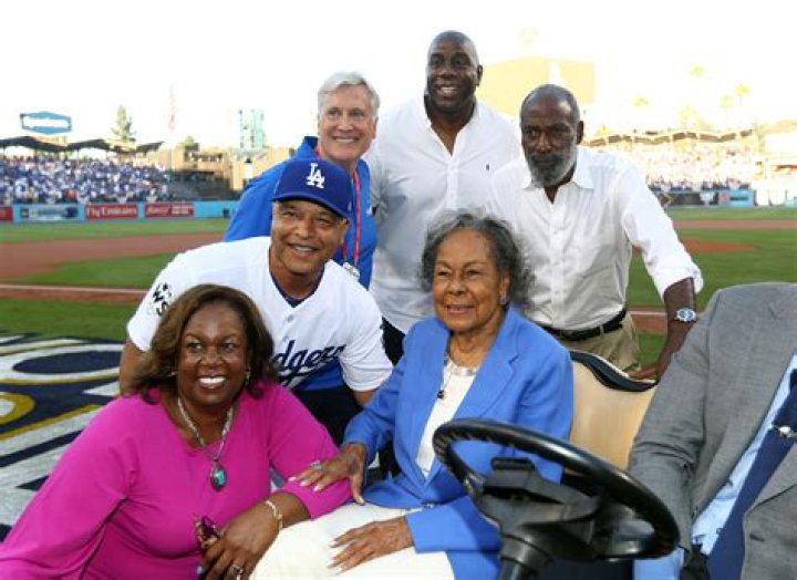 Jackie Robinson - Trivia, Family, Bio