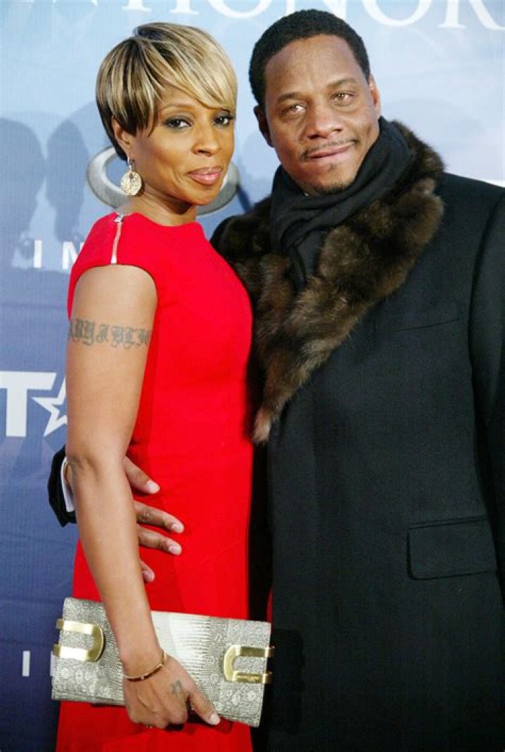 Jaguar Wright, American singer alleges that Mary J Blige is a closeted lesbian!