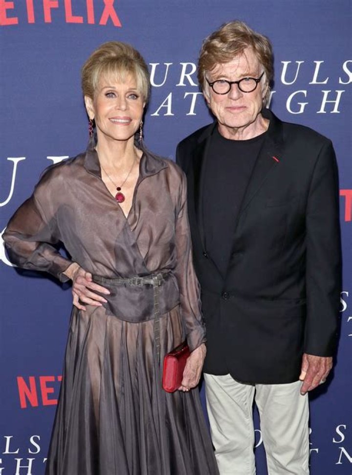 	Jane Fonda: Robert Redford is always in a bad mood and has an issue with women	