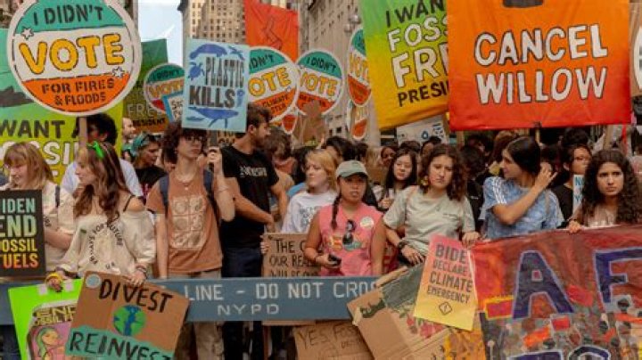 Jane Fonda’s grandchildren joined her last Friday in protesting climate change