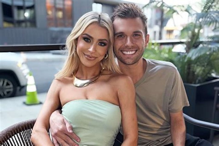 
Jay Swingler Girlfriend Chloe Constance Is The Protective One In Their Relationship 