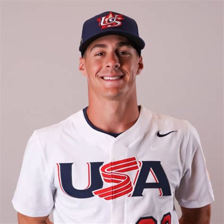 Jenni Konner Height, Weight, Net Worth, Age, Birthday, Wikipedia, Who, Instagram, Biography