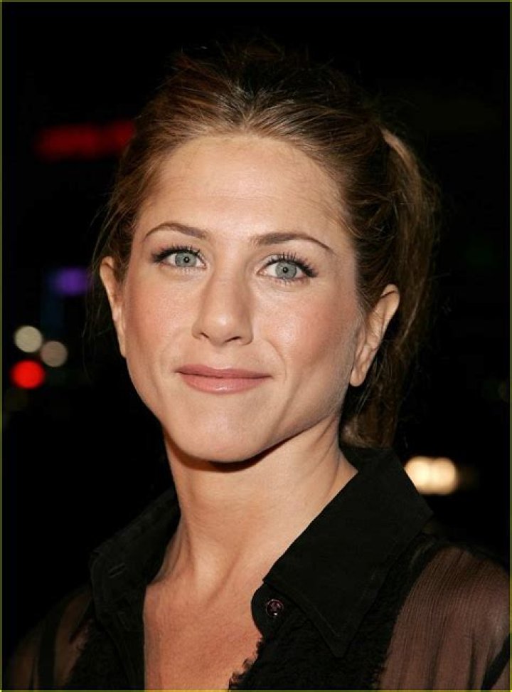 “Jennifer Aniston’s new Aveeno commercial debuted on Oscar night” links