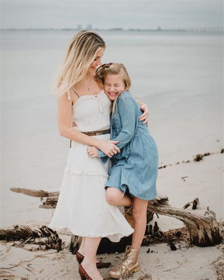 Jennifer Paige - Age, Family, Bio