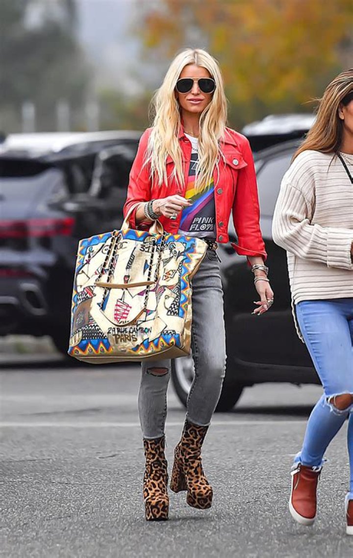 Jessica Simpson’s orange-fringed & denim street style: budget or cute?
