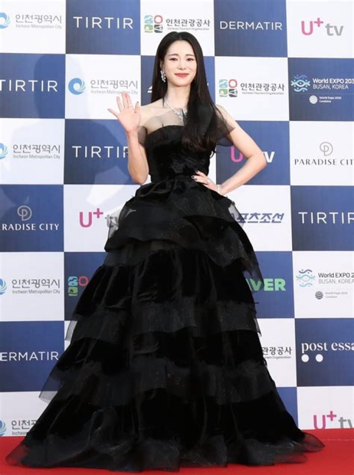 Ji-Yeon Lim Net Worth - Wiki, Age, Weight and Height, Relationships, Family, and More