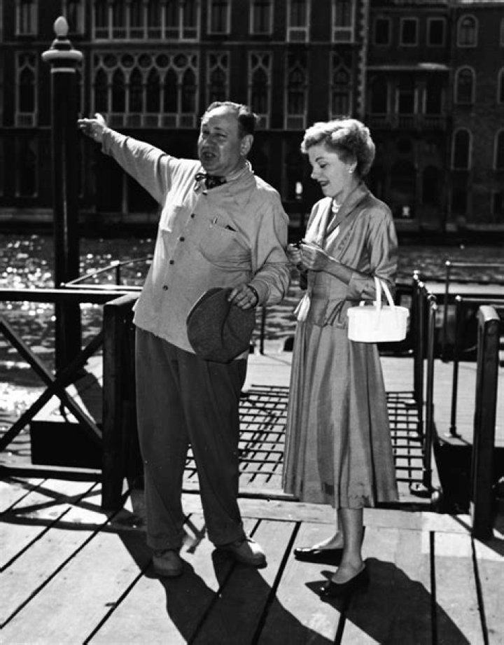 Joan Fontaine Net Worth - Wiki, Age, Weight and Height, Relationships, Family, and More