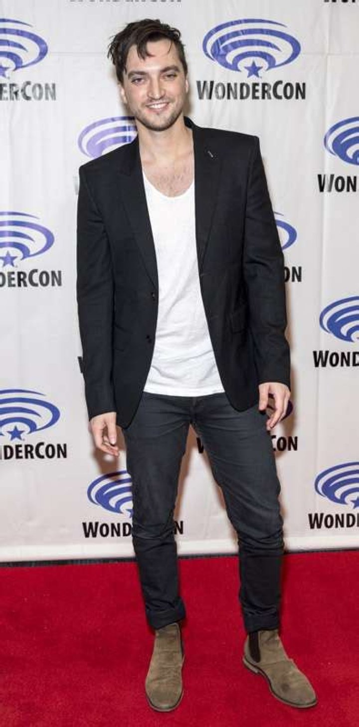 Joe Mantello Height - CelebsHeight.org