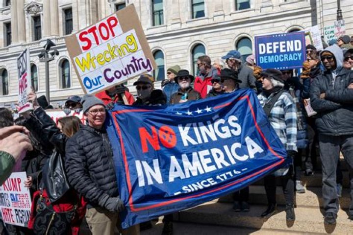 John Oliver photos are taking over Reddit as users protest new policies