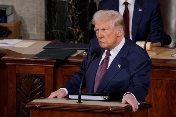 	Jon Cryer “had no idea” that Charlie Sheen would lose control so quickly	