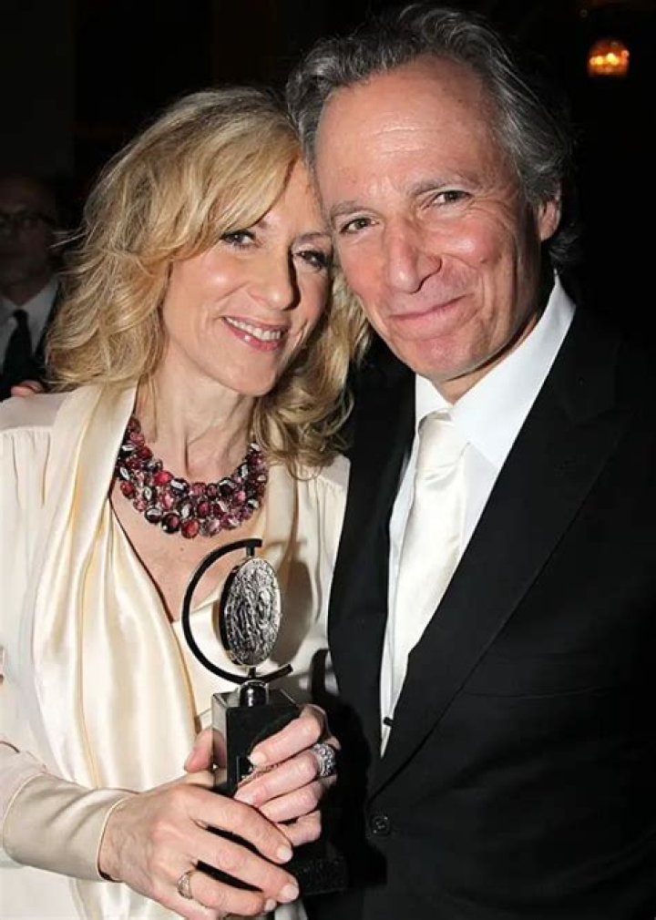 Judith Light reveals the secret of her successful married life as well as the reason for not having a child