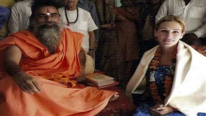 Julia Roberts, Hindu, might be planning to adopt from India