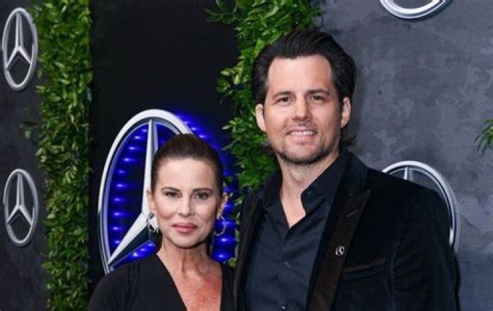 Julianne Morris - Age, Family, Bio