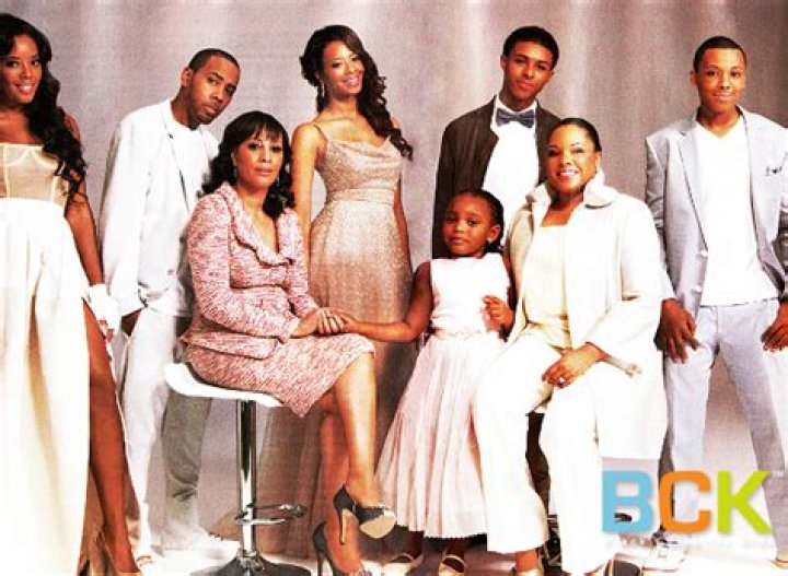 Justine Simmons - Age, Family, Bio