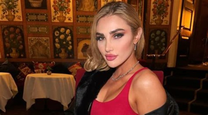 Justyna Gradek - Age, Family, Bio