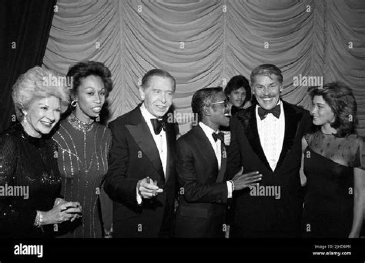 Karen Demel and Dr Jerry Buss Relationship TImeline, Where Is Ex Girlfriend Now?