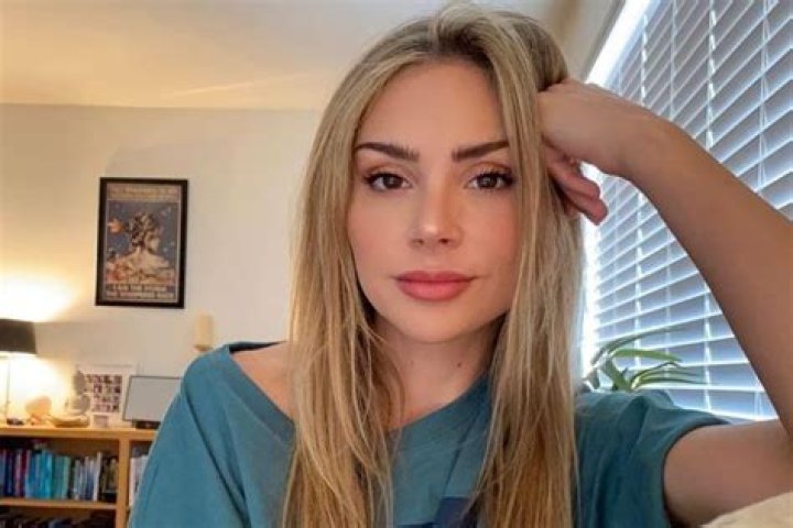 Karissa Lee Staples Bio (Wiki) 