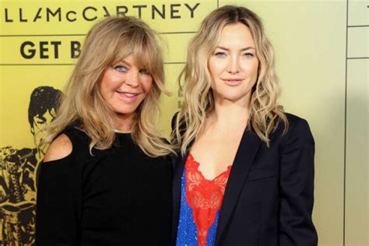 Kate Hudson: ‘Me & my mom Goldie Hawn can see dead people’