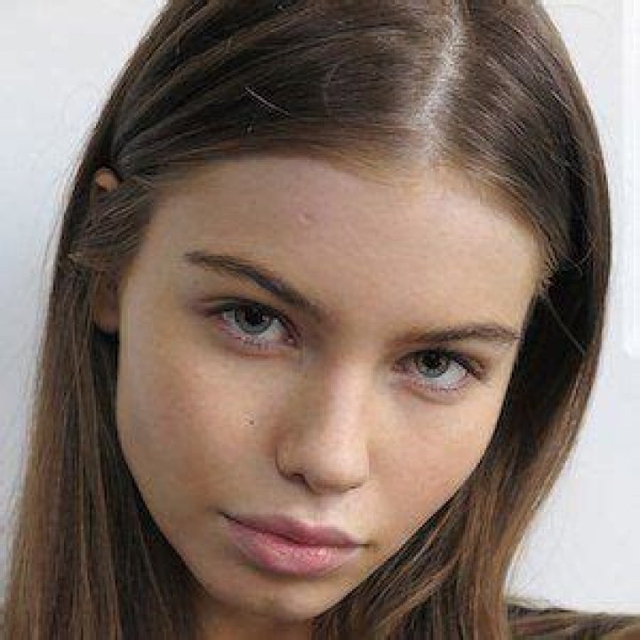 Kate Li (Model) - Age, Family, Bio