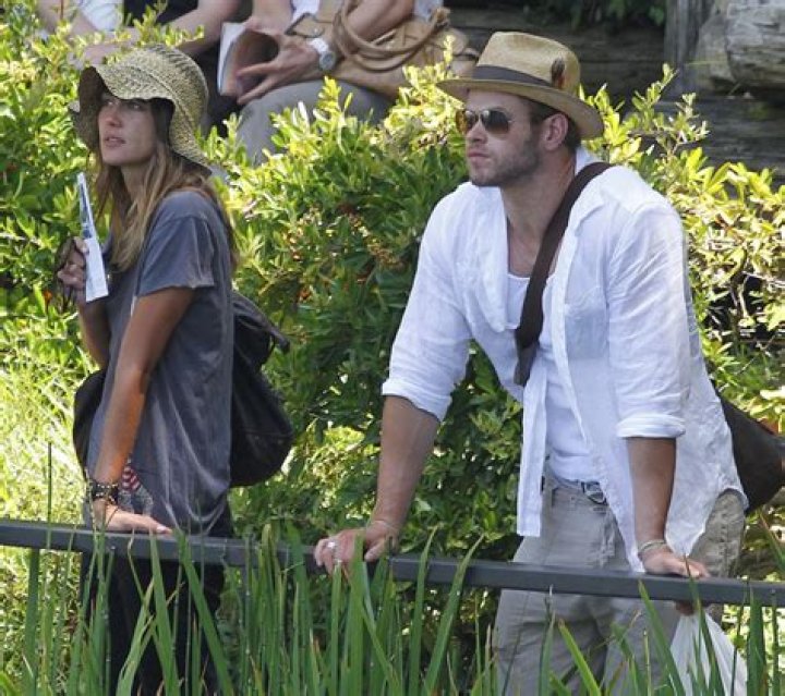 Kellan Lutz got his roommate “Dick” off of Craigslist