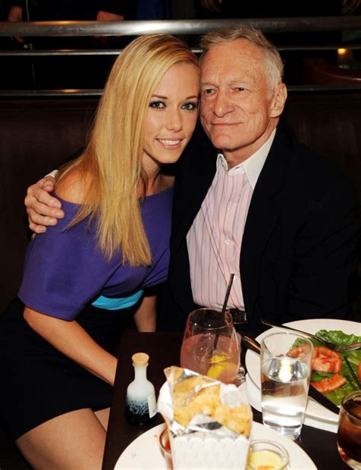 Kendra Wilkinson reveals details of her first sex session with Hugh Hefner (update)