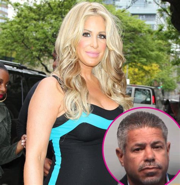 	Kim Zolciak is torn between lesbian lover, Big Poppa, music & wigs	