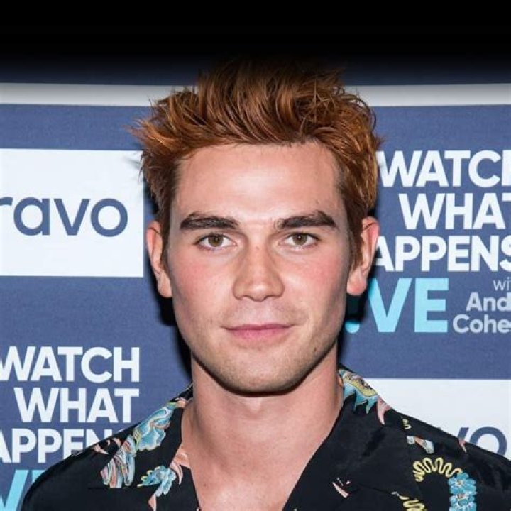 KJ Apa Height, Age, Girlfriend, Biography, Wiki, Net Worth