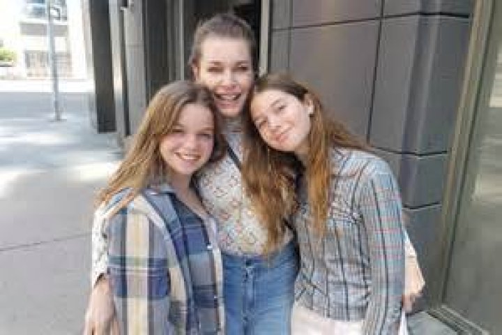 Know About Dolly Rebecca Rose O'Connell, the celebrity twin daughter of Rebecca Romijn & Jerry O'Connell.