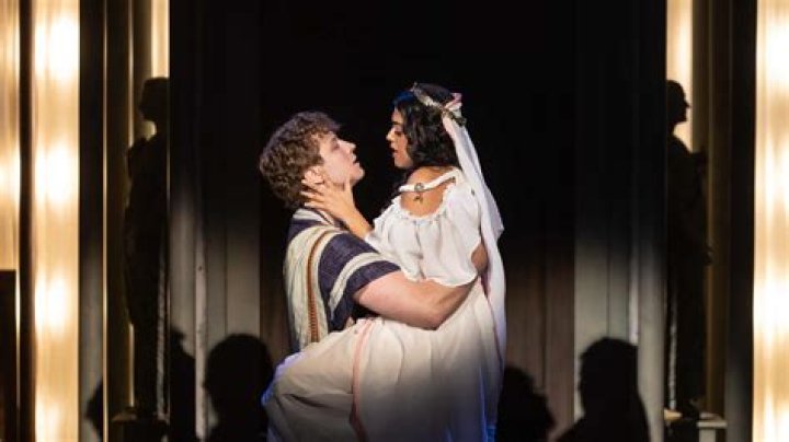 Kuhoo Verma Bio (Wiki) 