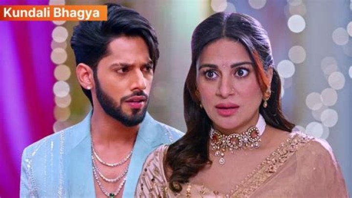 
Kundali Bhagya 9th September 2022 Written Update: Arjun ties Preeta’s blouse knot 