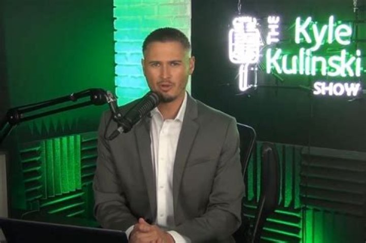 Kyle Kulinski - Age, Family, Bio
