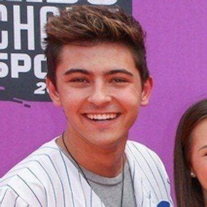 Kyson Facer Bio (Wiki) 