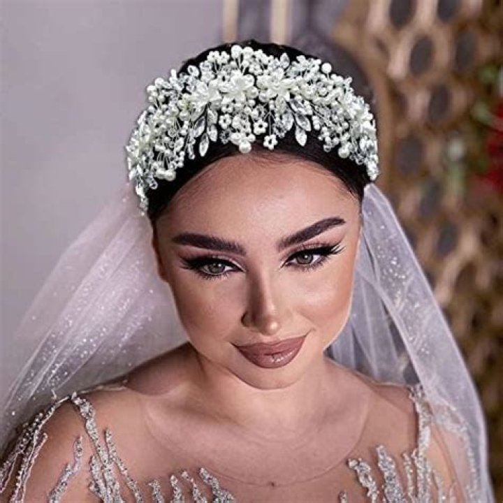 L&S: Alicia Keys wore a Princess Leia headpiece for her “dream wedding”