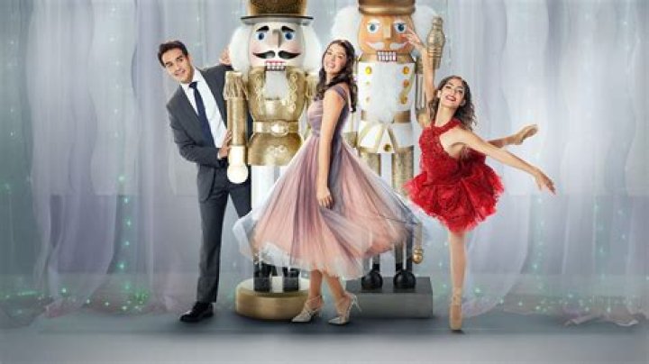 Laura Rosguer - Age, Family, Bio