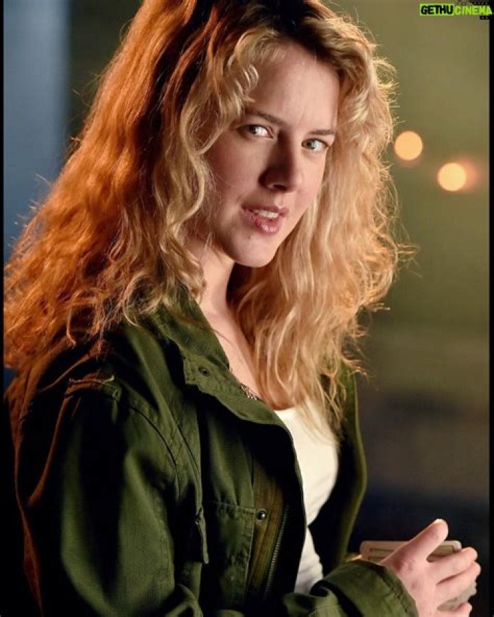 Laura Slade Wiggins Bio (Wiki) 