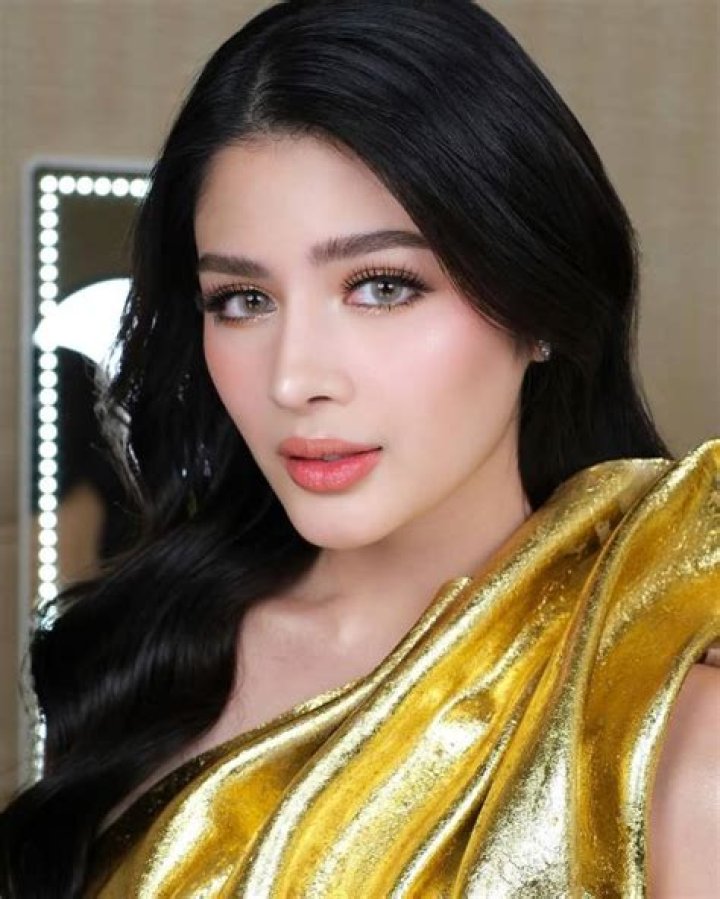 Léa Martinez - Age, Family, Bio