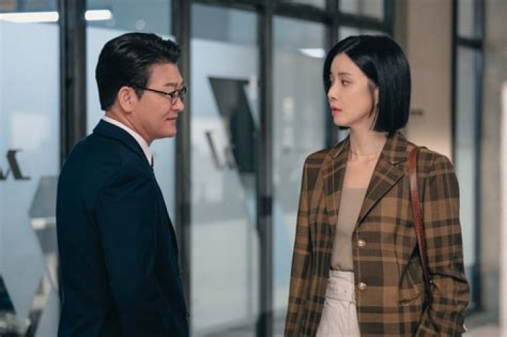 Lee Bo-young - Age, Family, Bio