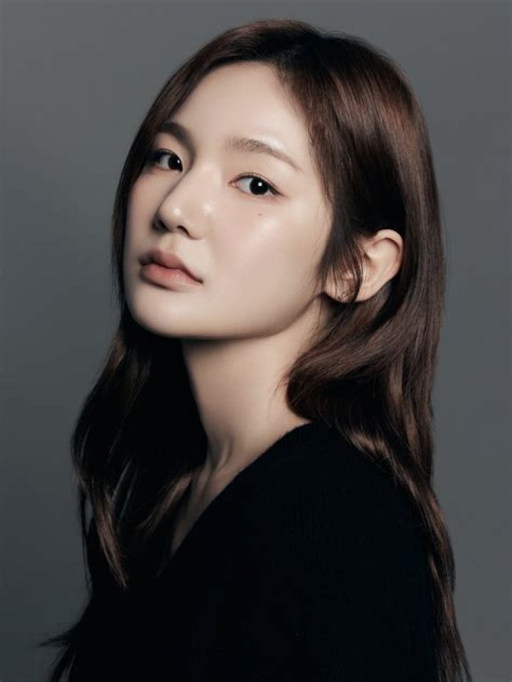 Lee Eun Saem - Age, Family, Bio
