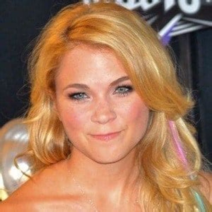 Lenay - Age, Family, Bio